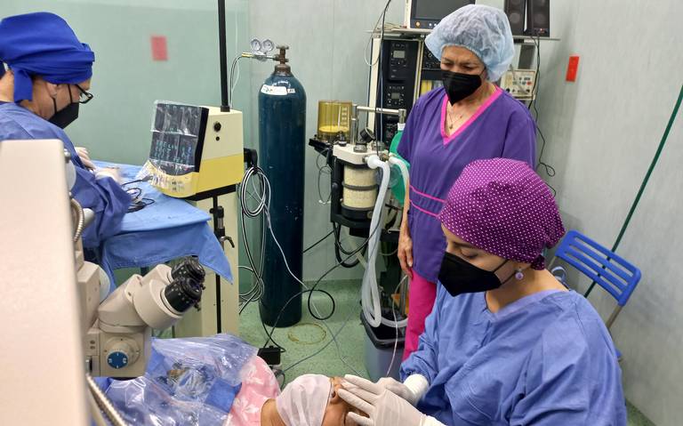 Realizan hasta cinco cirugías oftalmológicas diarias en la Clínica del Club de Leones