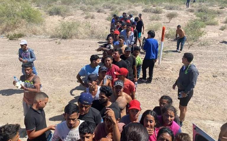 Colecta Ahumada alimentos y agua para migrantes