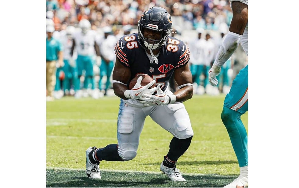 Luce Deion Hankins en pretemporada con Osos