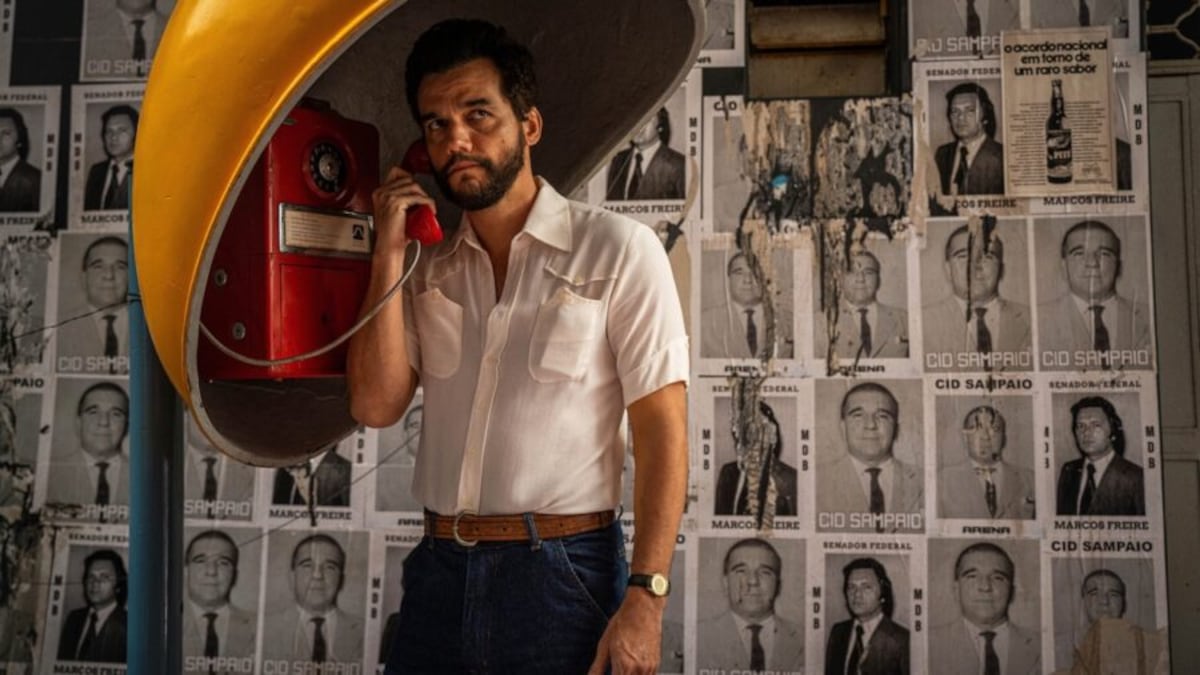 "La noche estrellada del cine: Premio a la excelencia para el visionario detrás de 'El agente secreto'"